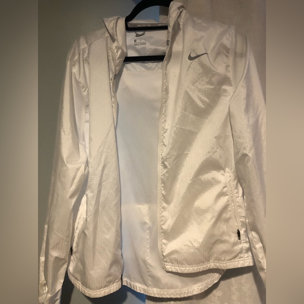 NWOT women’s Nike running jacket